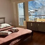 Avec Vue Sur Les Montagnes Les Contamines-Montjoie