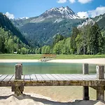 Avec Vue Sur Les Montagnes Les Contamines-Montjoie